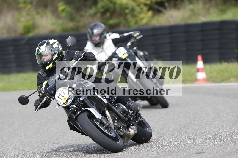 /Archiv-2025/53 16.09.2025 Track Day Domi Aegerter ADR/Gruppe gelb/117